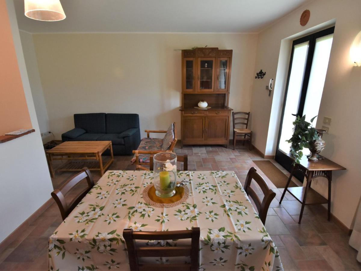 Apartment La Corte Bricca - Trilo B By Interhome Castana  Zewnętrze zdjęcie